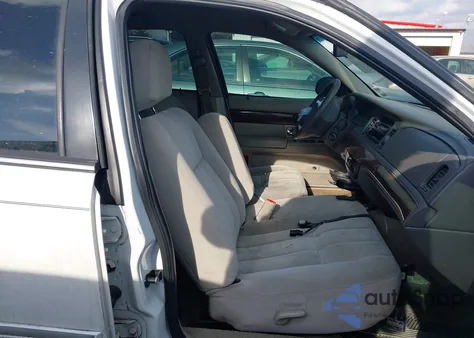 2008 Mercury Grand Marquis Gs z USA, uszkodzony, nr VIN 2MEFM74V88X625061